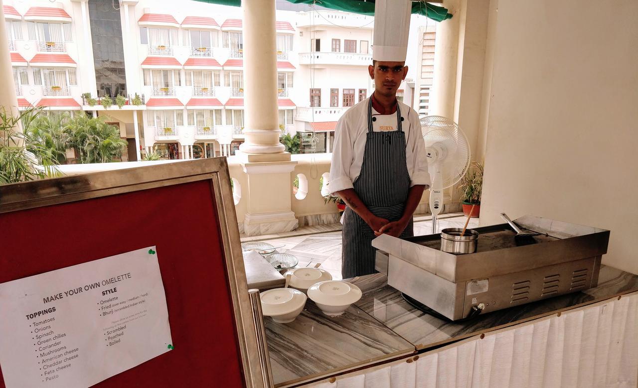 Hotel Surya, Kaiser Palace Varanasi Eksteriør bilde